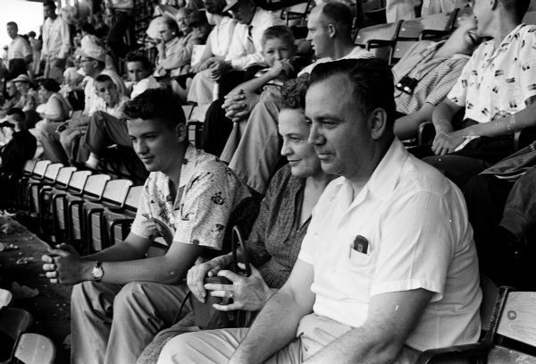 Madison Newspapers carrier' Braves outing